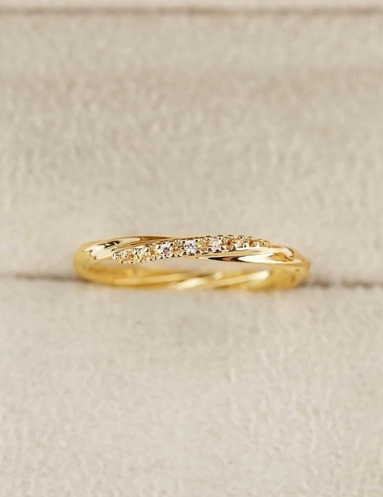 Cubic Zirconia Decor Twist Ring