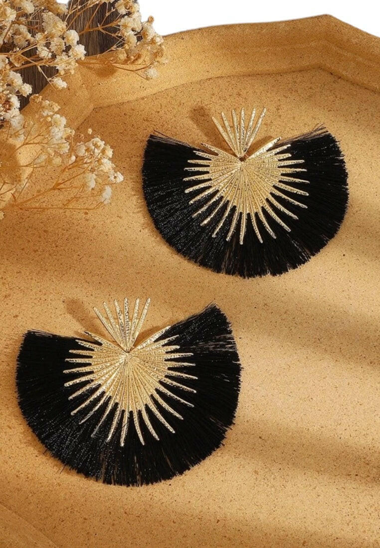 Minimalist Heart & Fan-shaped Tassel Dangle Earrings