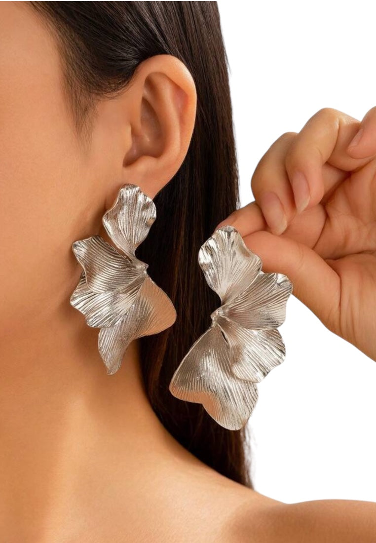 Retro Geometric Metal Leaf Stud Earrings