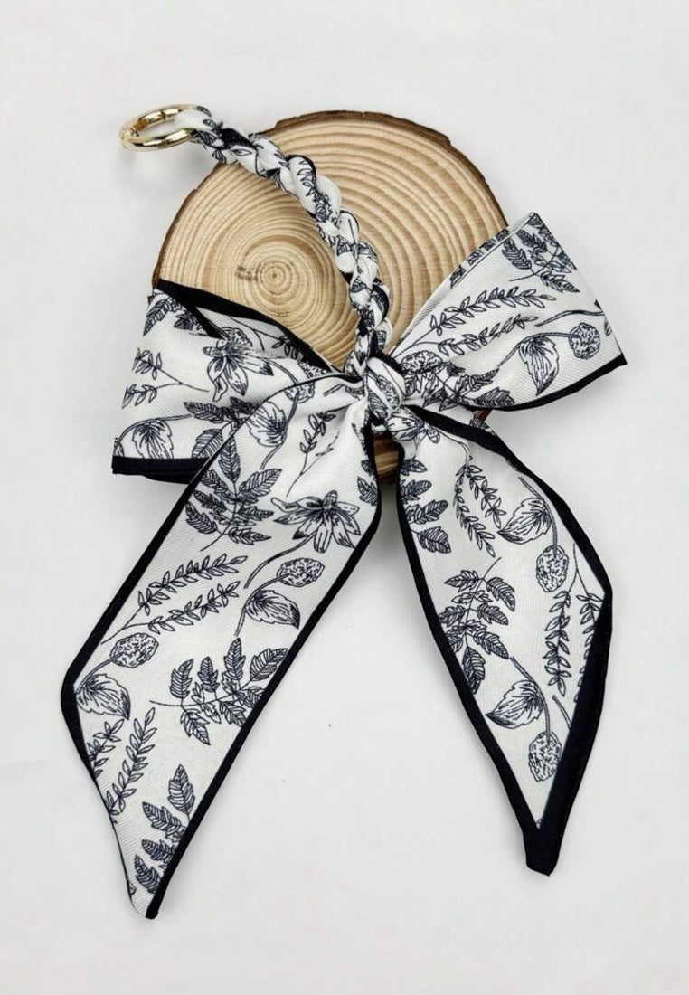 Minimalist Leopard Print Bow Decor Keychain