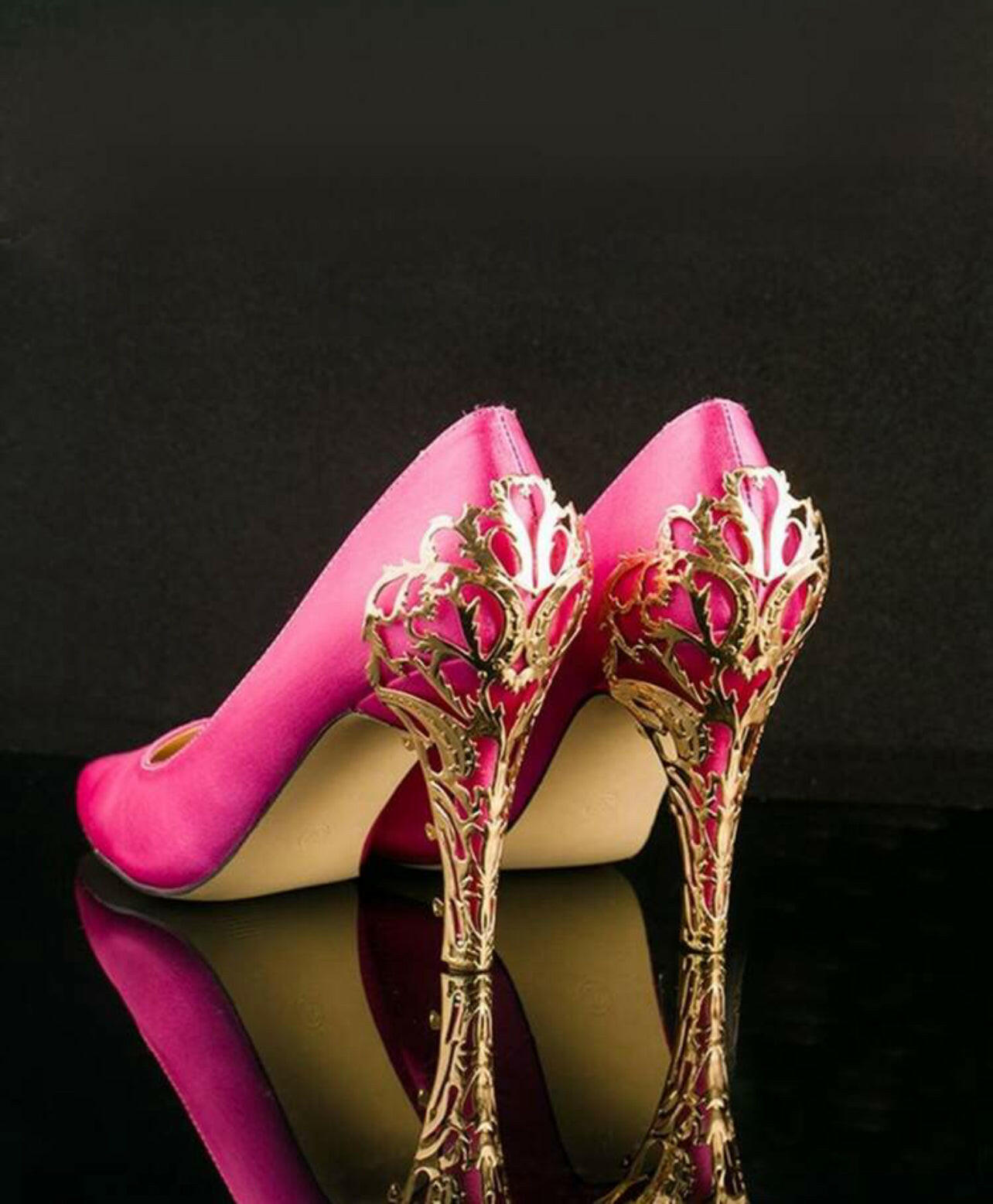 2pcs Gold-colored Gorgeous High Heel Shoe Decoration