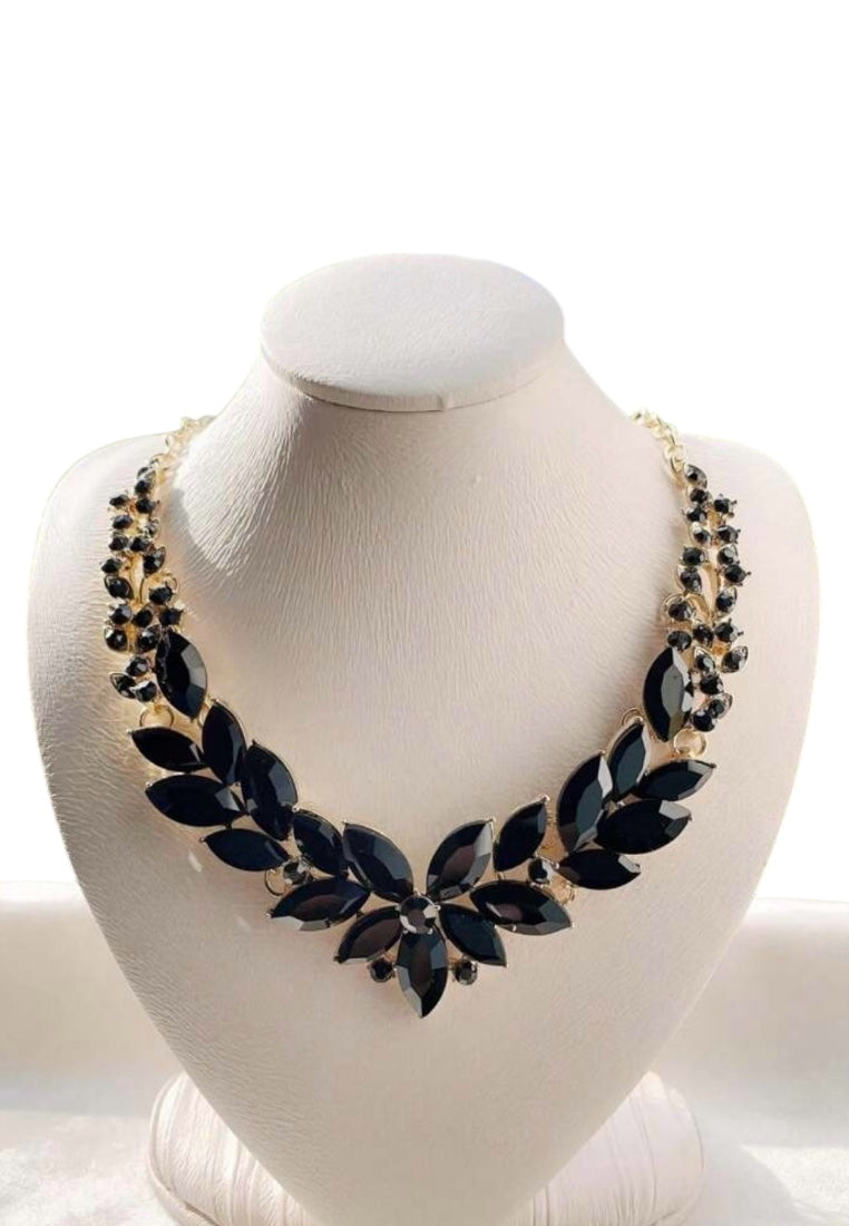 Black Rhinestone Decor Necklace