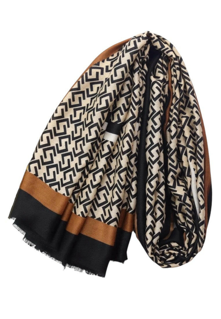 Geometric Pattern Raw Trim Scarf