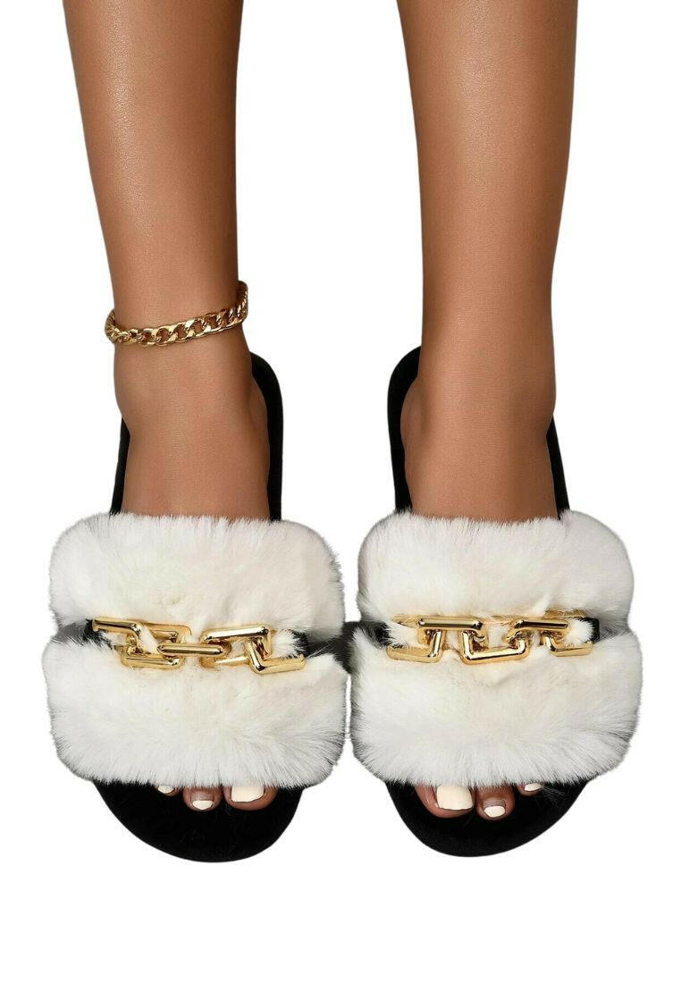 Chain Decor Fuzzy Slippers