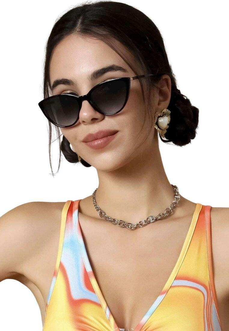 Cat Eye Fashion Sunglasses with a chic and captivating design. These sunglasses showcase the iconic cat-eye frame shape, adding a touch of elegance and trendiness to your eyewear collection.
