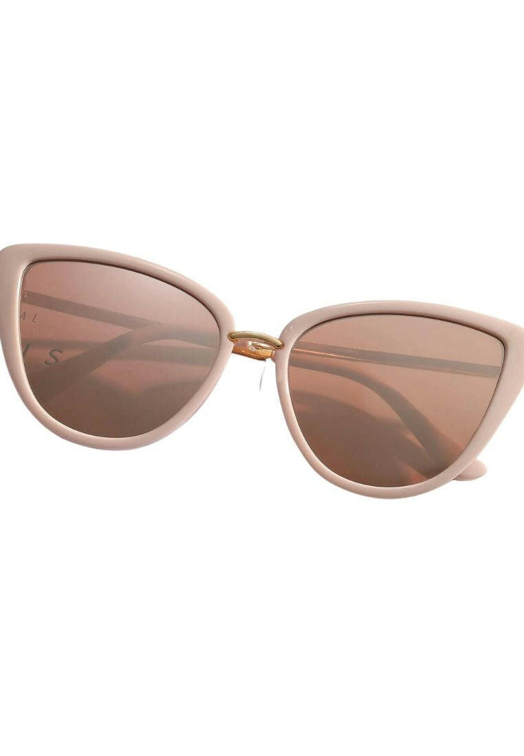 Pair of Cat Eye Fashion Sunglasses with stylish and feminine design. These sunglasses feature the classic cat-eye frame shape, offering a blend of vintage charm and modern fashion.