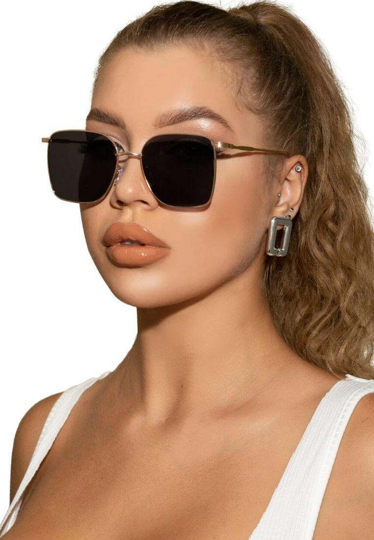 Metal Square Frame Sunglasses with a modern and sophisticated design. These sunglasses feature square frames crafted from metal, combining contemporary style with durable construction for sun protection and fashion.