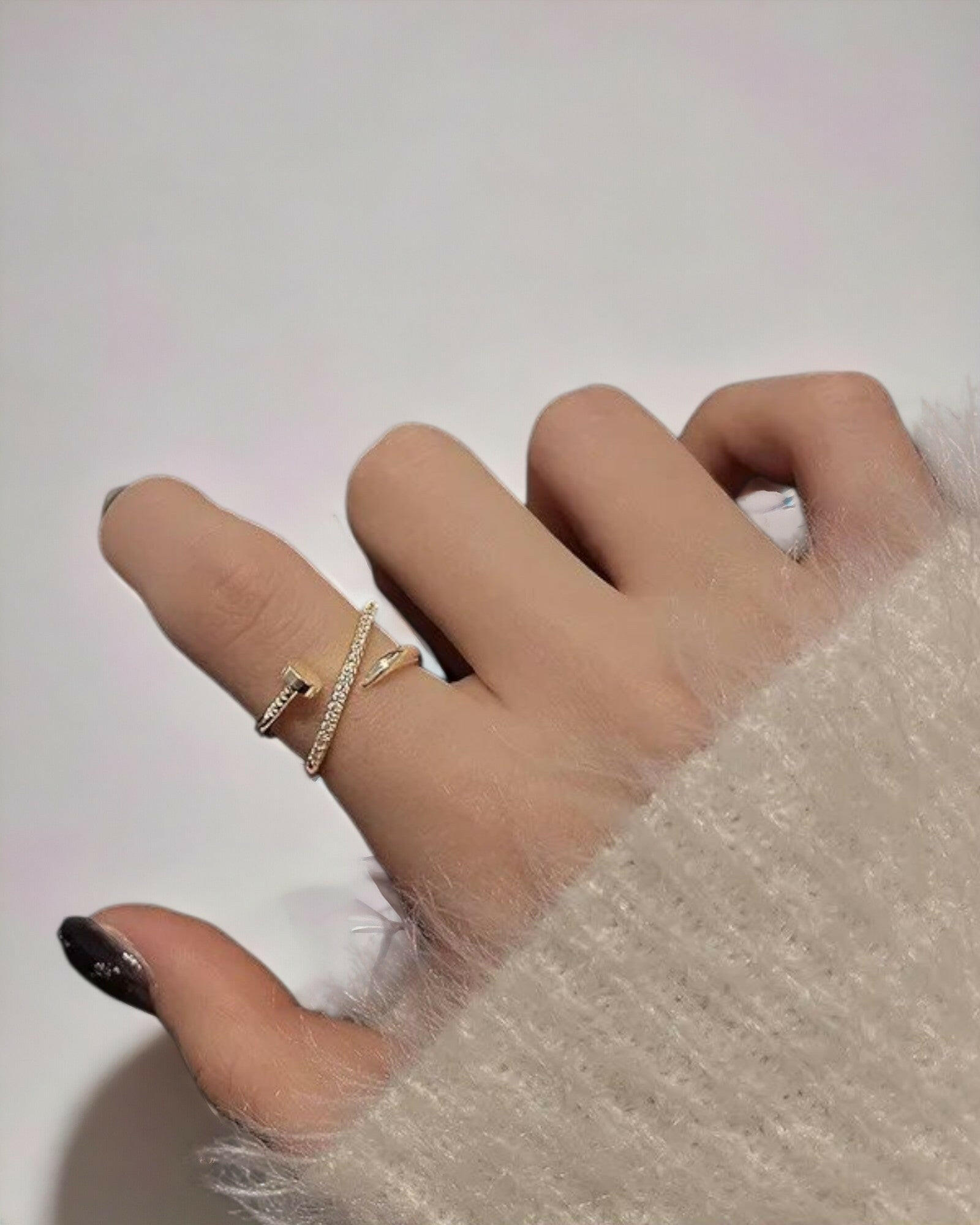 Minimalist Design Micro-inlaid Cubic Zirconia Stud Ring