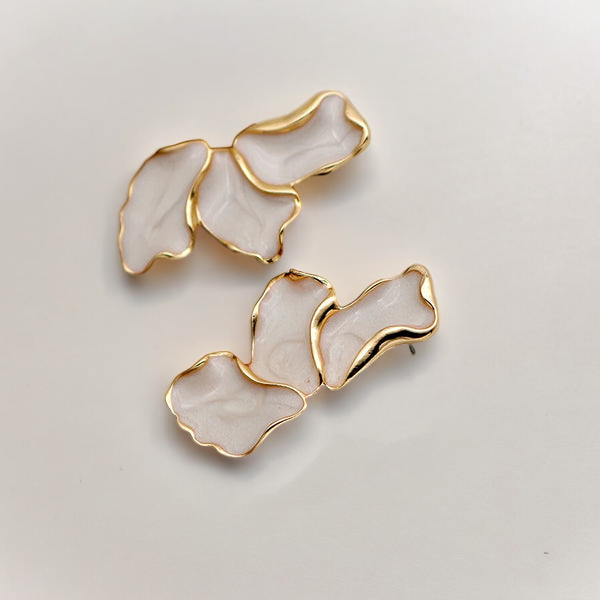 Vintage Flower Design Stud Earrings