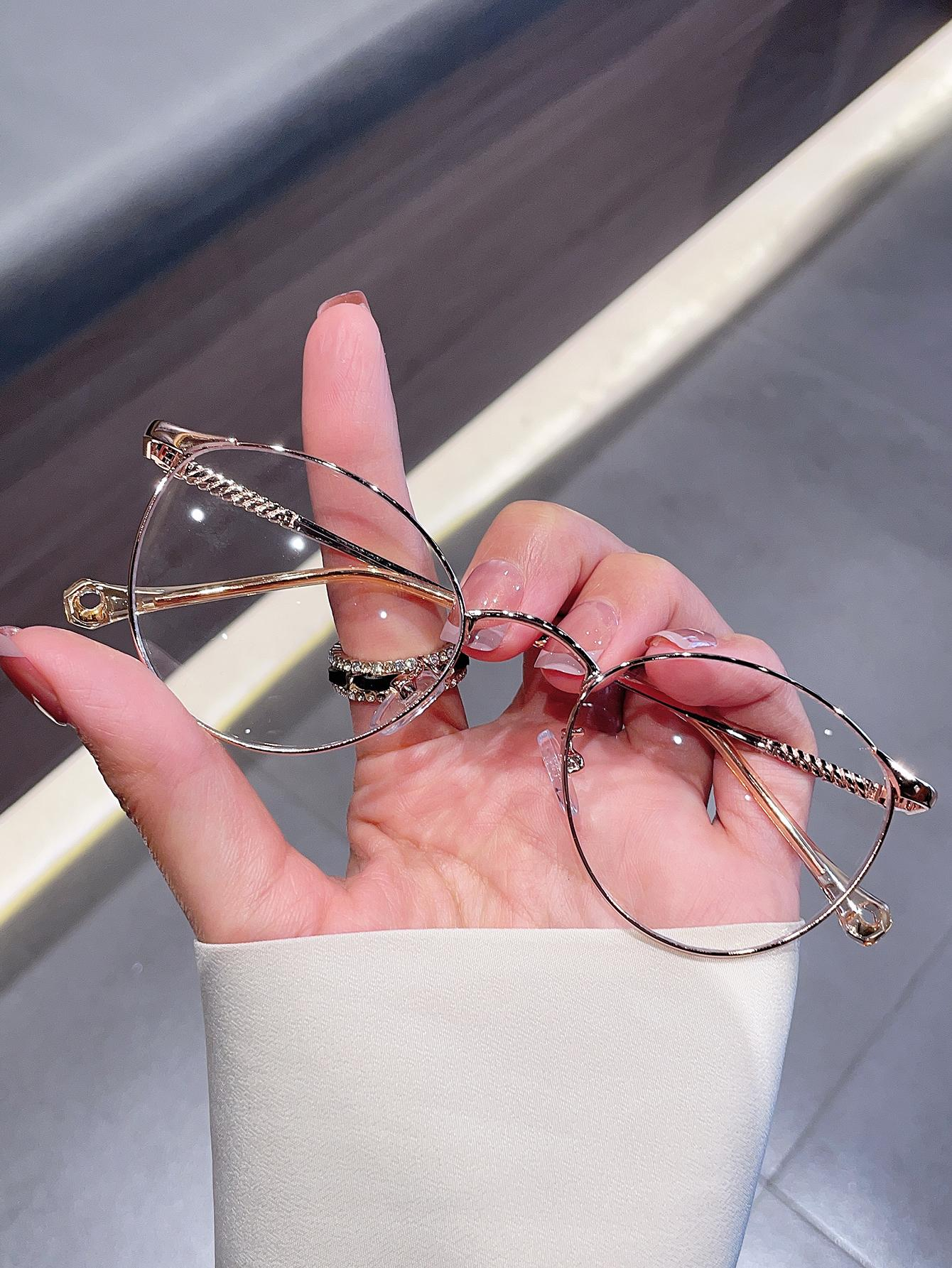 These Metal Frame Anti-Blue Light Eyeglasses offer UV400 protection and reduce blue light radiation from digital screens without sacrificing style. Their metal frame is both lightweight and durable, making them comfortable to wear for hours of continuous use. Enjoy reduced eye strain and improved sleep quality with these eyeglasses.