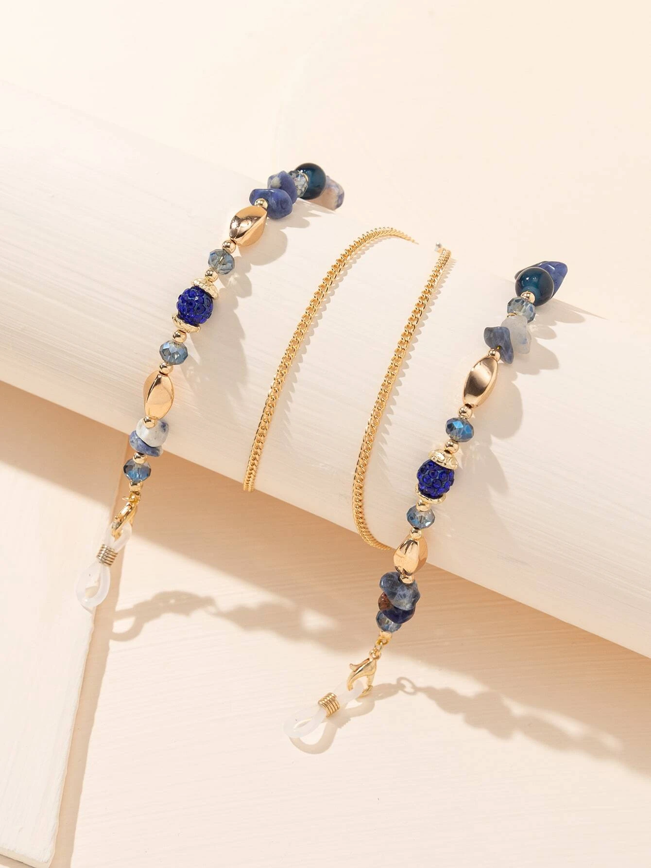 Glasses chain featuring decorative stones for a touch of elegance and style, keeping your eyewear secure and chic.