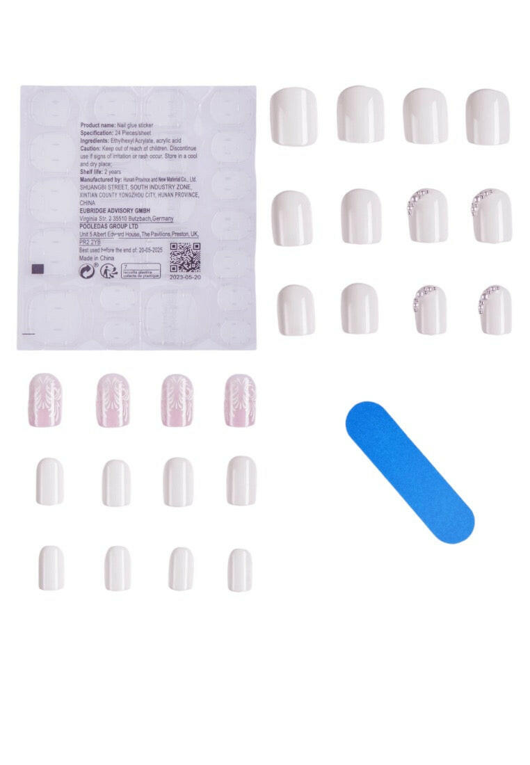 Get Glamorous With 24pcs Short Round Fake Nails With Paisley Pattern And Ivory White Design