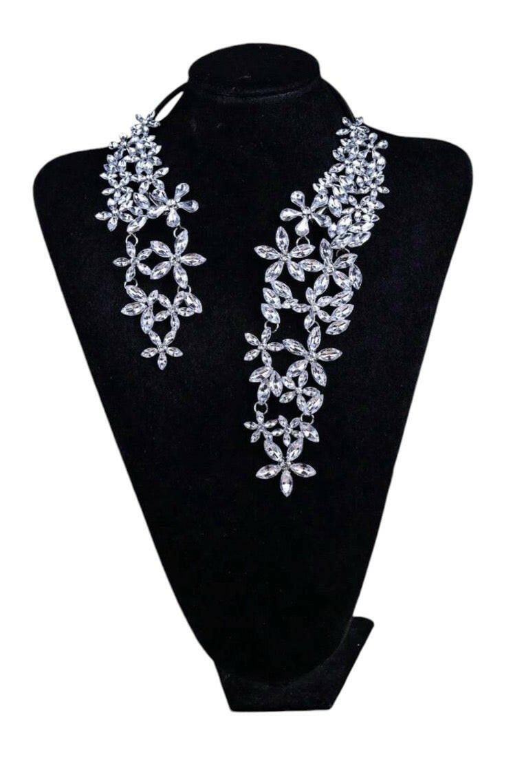 Silver Cubic Zirconia Inlaid Necklace