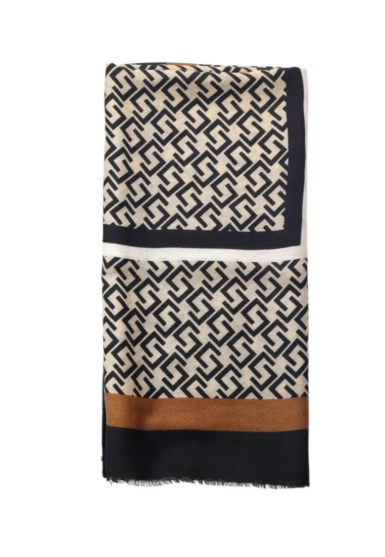 Geometric Pattern Raw Trim Scarf