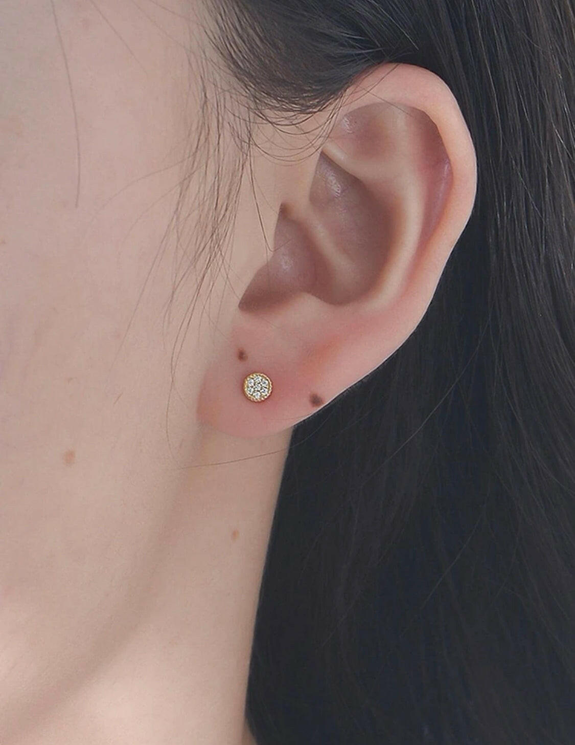 These classic cubic zirconia round decor sterling silver stud earrings are the perfect accessory for any outfit. Carefully crafted with 925 sterling silver, these earrings boast an eye-catching sparkle and shine. Studs are a timeless style that look beautiful for any occasion.