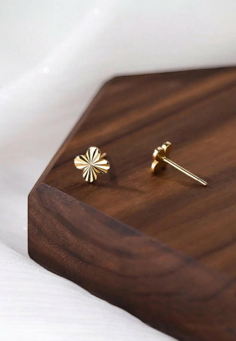925 Sterling Silver Elegant Four-Leaf Clover Stud Earrings
