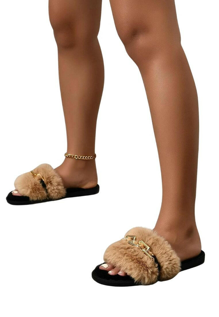 Open-toe fluffy bedroom slippers adorned with delicate chain decorations, offering comfort and style. These slippers feature a soft and plush texture, keeping your feet cozy, while the chain embellishments add a touch of refinement, making them perfect for indoor relaxation with a hint of sophistication.