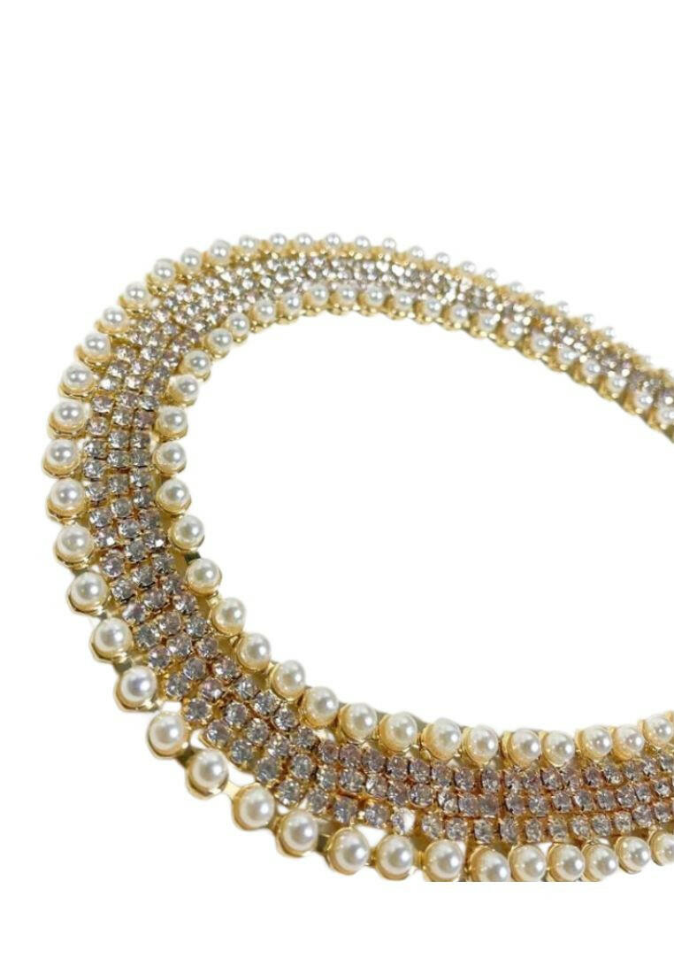 Glamorous rhinestone and faux pearl decorated necklace, featuring a dazzling combination of sparkling rhinestones and lustrous faux pearls. This exquisite necklace adds a touch of opulence and sophistication to any attire, making it a stunning statement piece for special occasions.