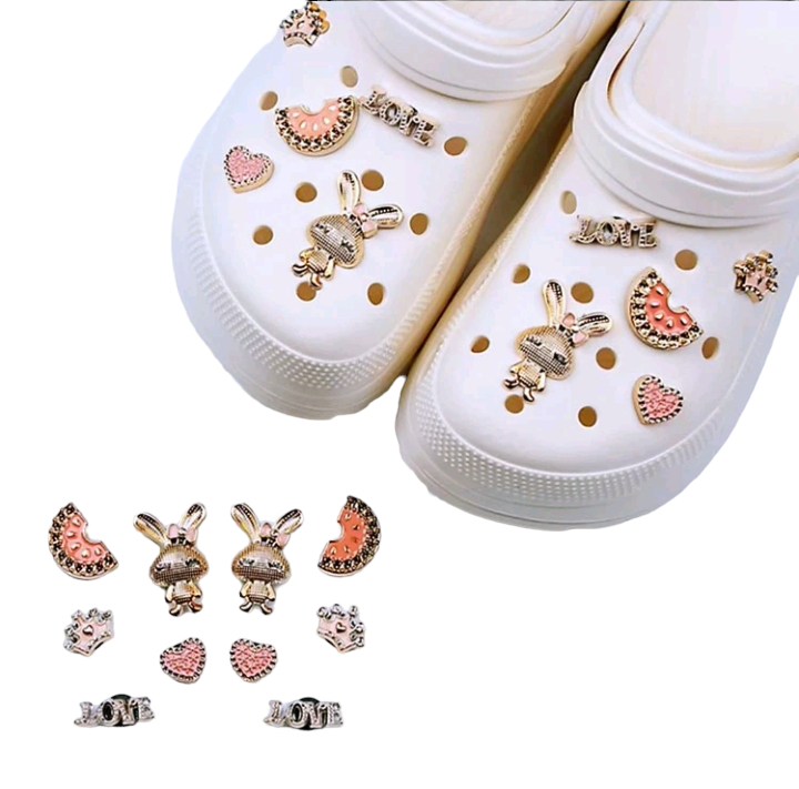  10pcs/set Detachable Flower & Buckle Accessory Decor Crown & Rabbit Shoe Decoration: A collection of ten detachable decorative accessories, including flower crowns and rabbit shoe decorations, designed to add charm and style to various fashion items.