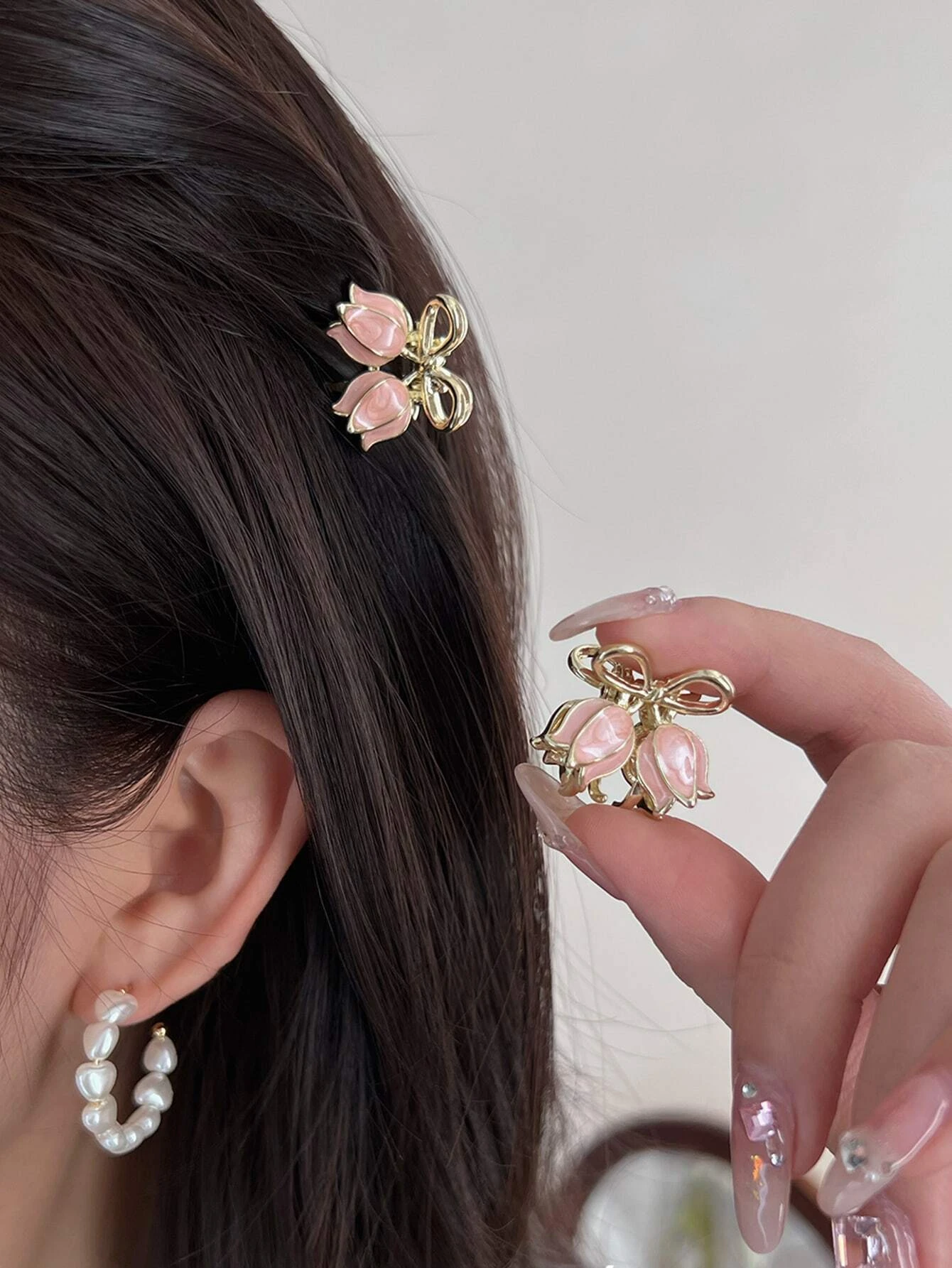 Two flower decor sweet style small hair clips, perfect for adding a touch of charm to your hairstyle.