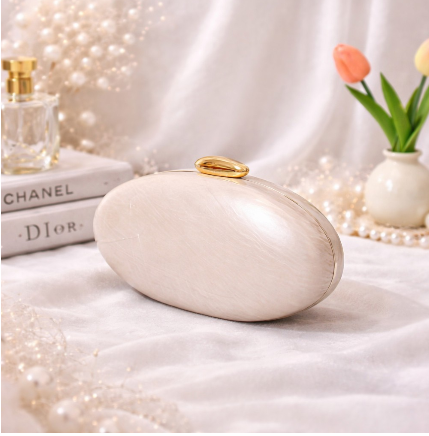 Chic Oval Clutch Bag with Chain Strap ✨