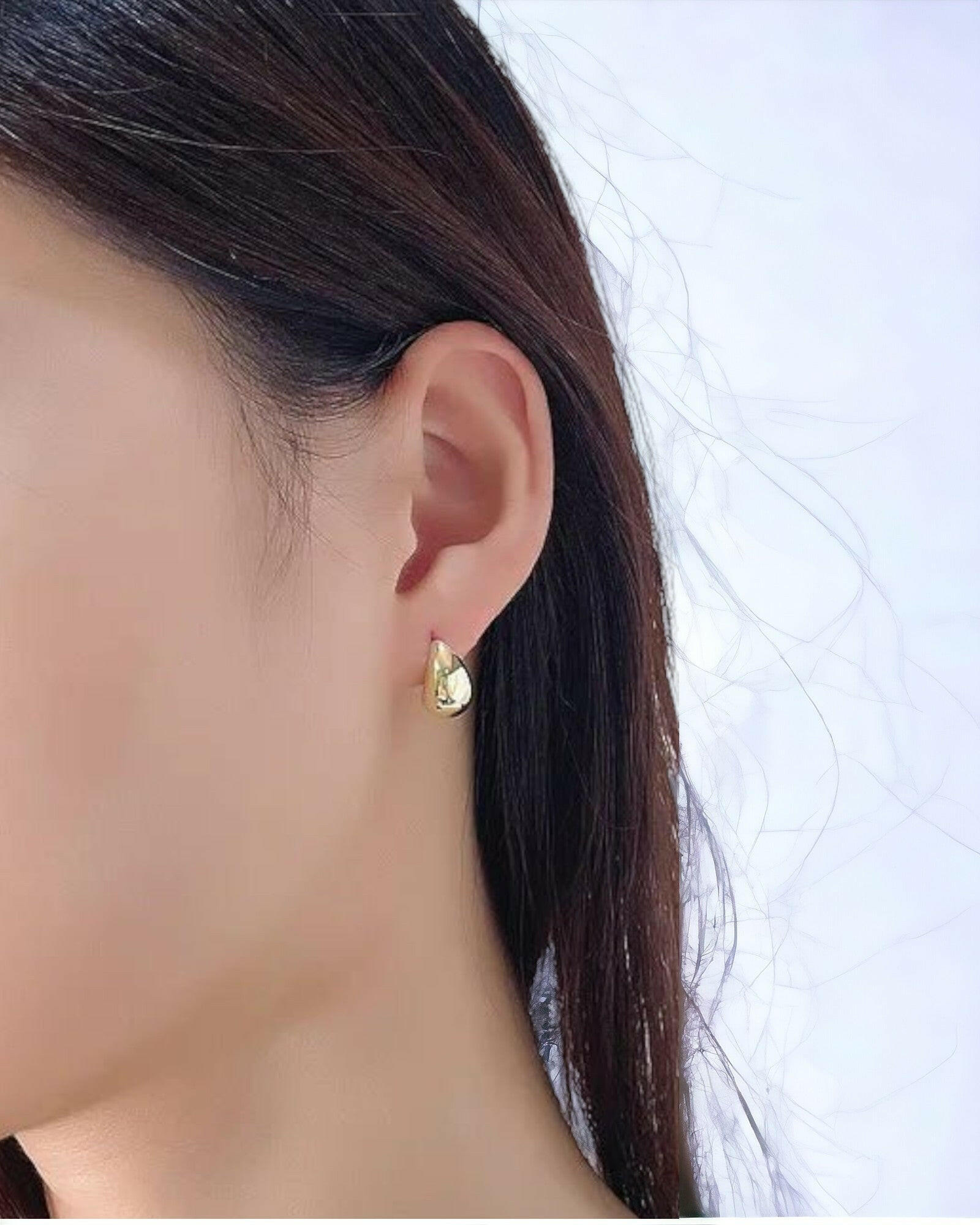 925 Sterling Silver Gold-Plated Tiny Water Droplet Earrings