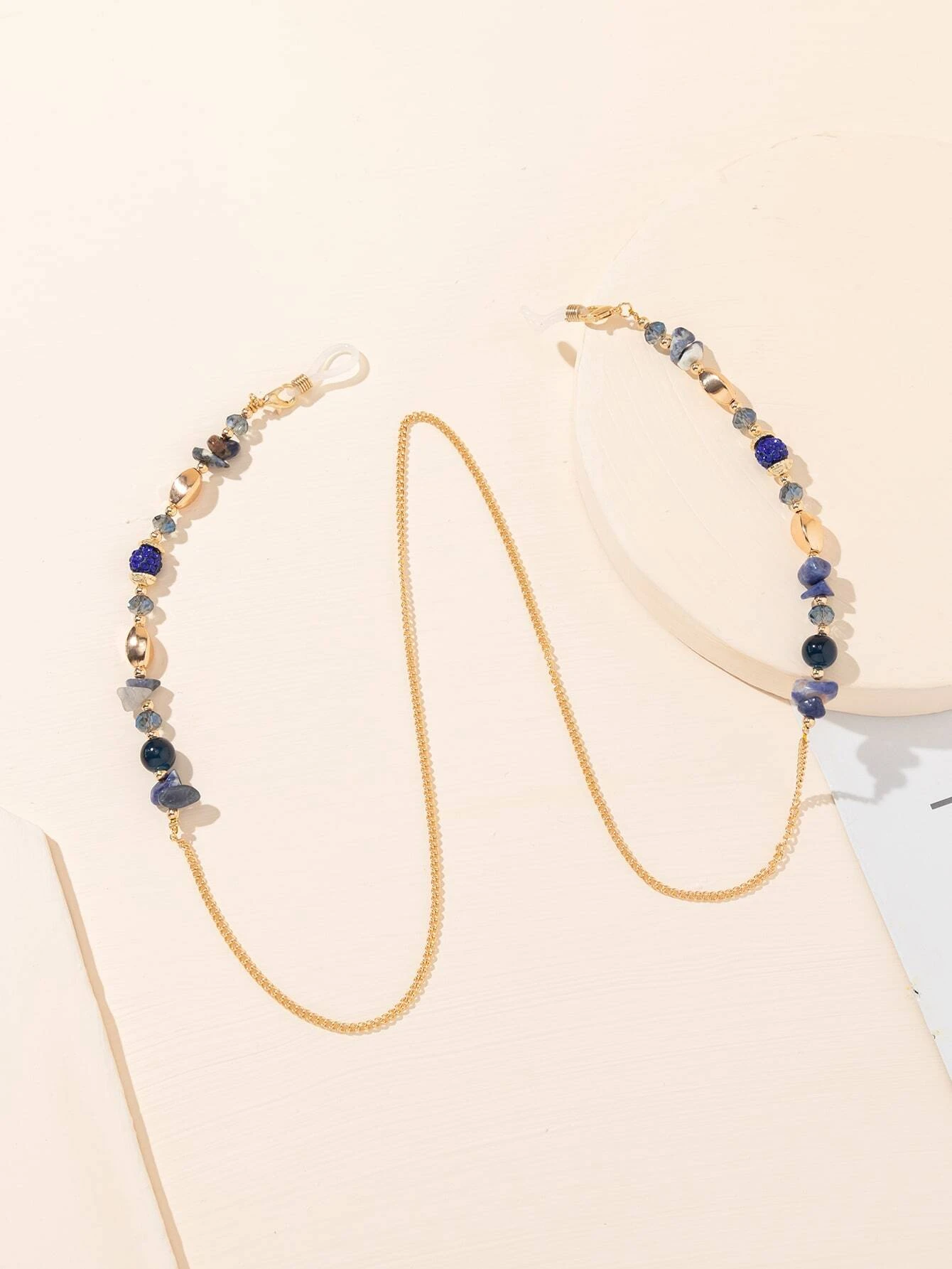 Glasses chain featuring decorative stones for a touch of elegance and style, keeping your eyewear secure and chic.