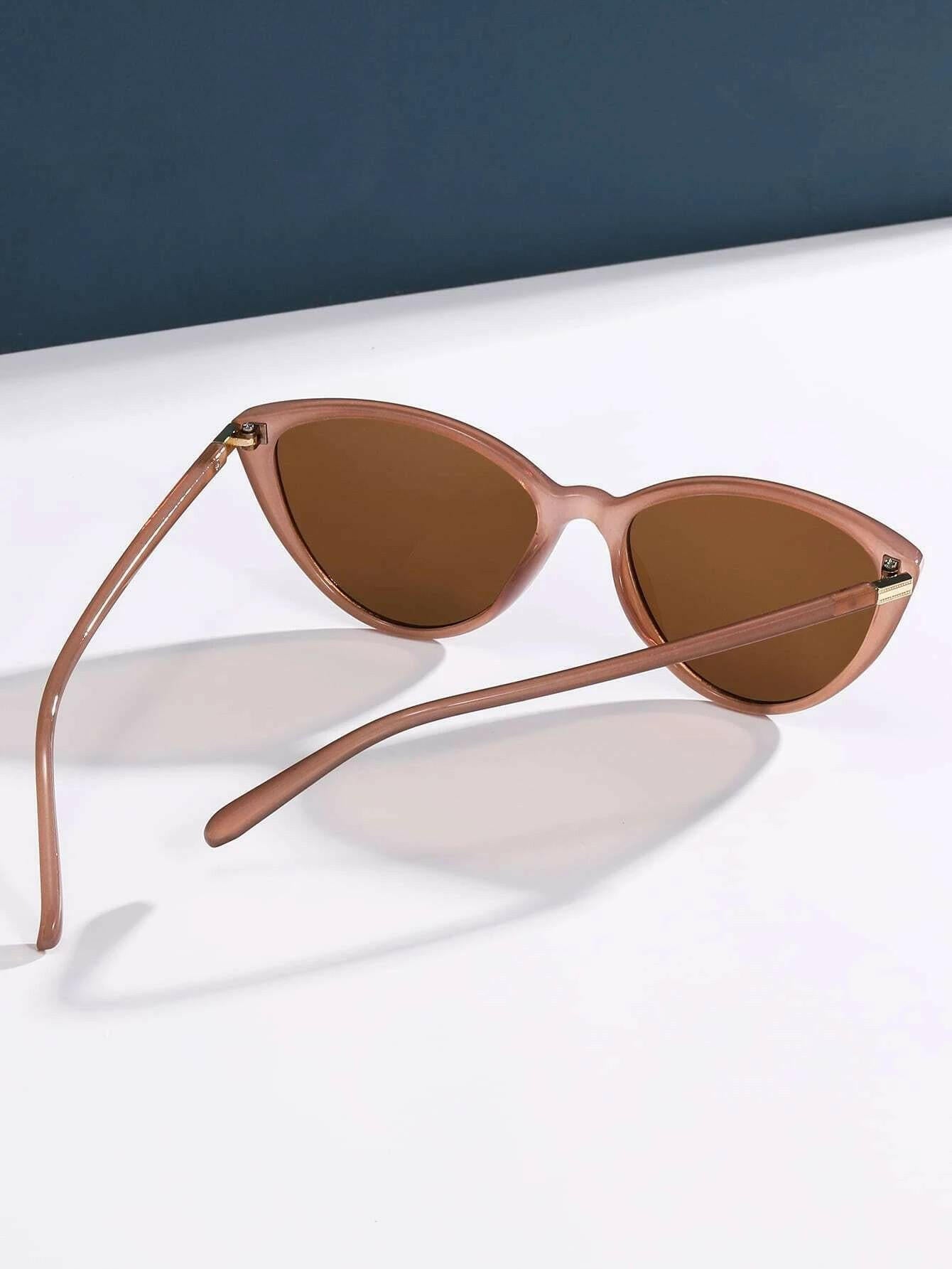 Cat Eye Sunglasses with a classic and alluring design. These sunglasses feature the iconic cat-eye frame shape, adding a touch of elegance and sophistication to your look.