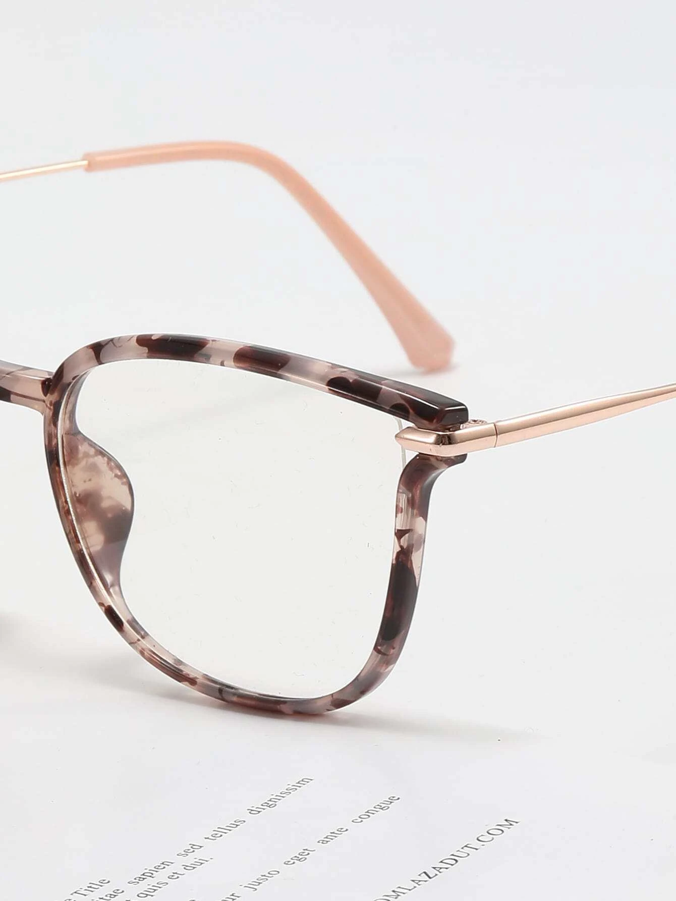 Our Tortoiseshell Frame Anti-blue Light Eyeglasses offer superior protection from harmful blue-light emissions from digital screens. The stylish frames feature anti-reflective, anti-glare lenses that reduce eye fatigue and strain. Enjoy enhanced visual clarity and comfort with our reliable eyeglasses