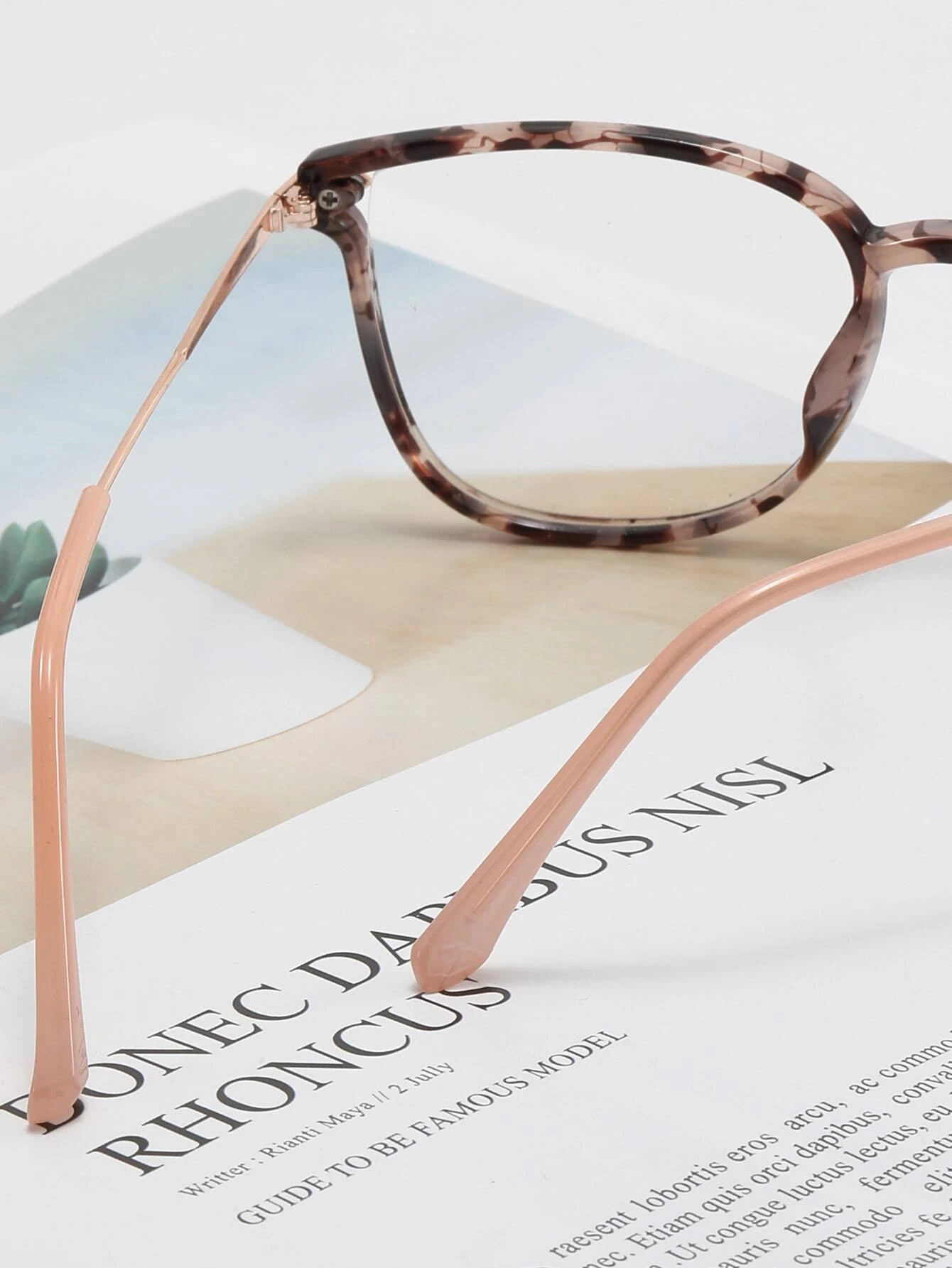 Our Tortoiseshell Frame Anti-blue Light Eyeglasses offer superior protection from harmful blue-light emissions from digital screens. The stylish frames feature anti-reflective, anti-glare lenses that reduce eye fatigue and strain. Enjoy enhanced visual clarity and comfort with our reliable eyeglasses