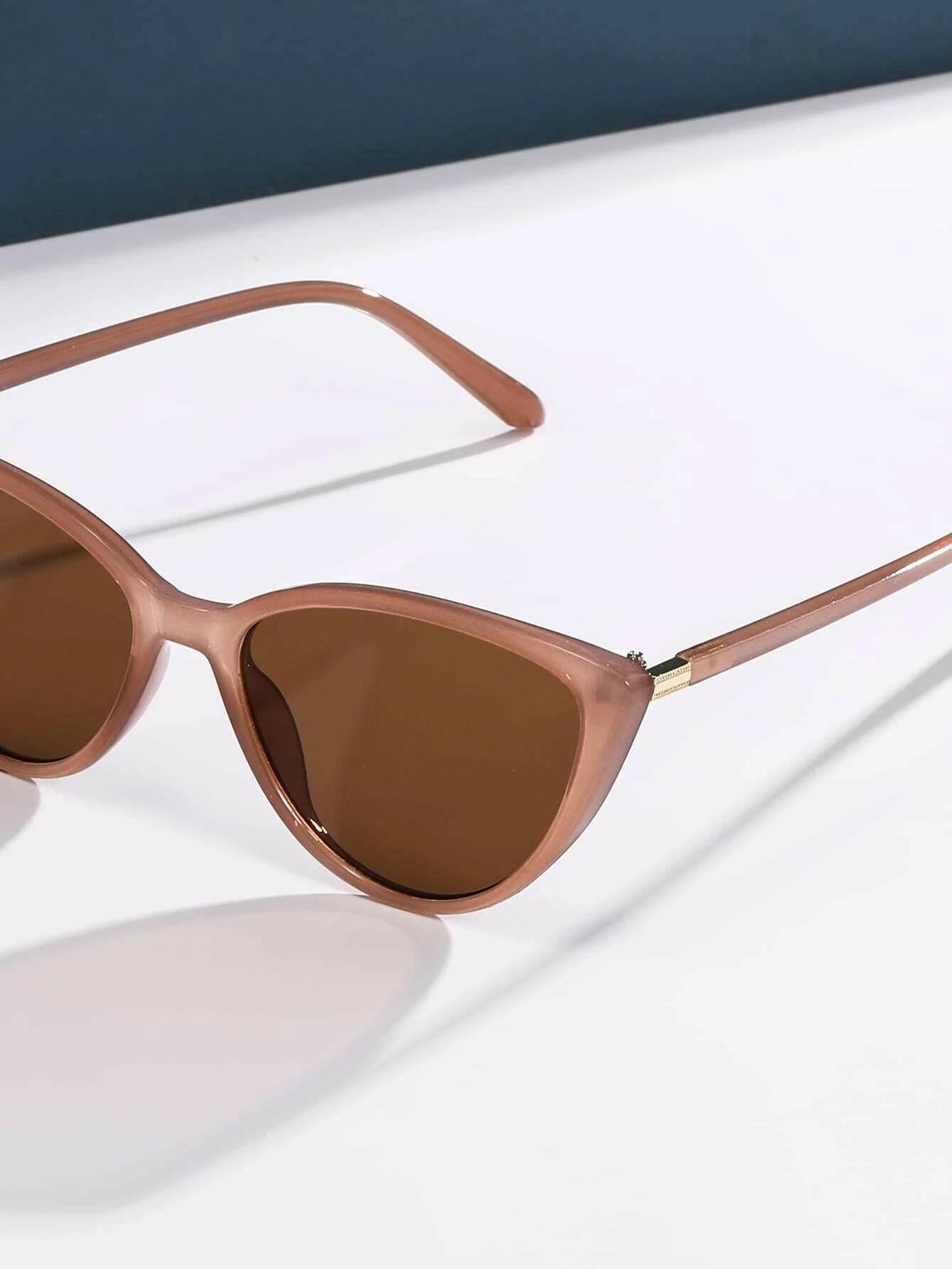 Cat Eye Sunglasses with a classic and alluring design. These sunglasses feature the iconic cat-eye frame shape, adding a touch of elegance and sophistication to your look.