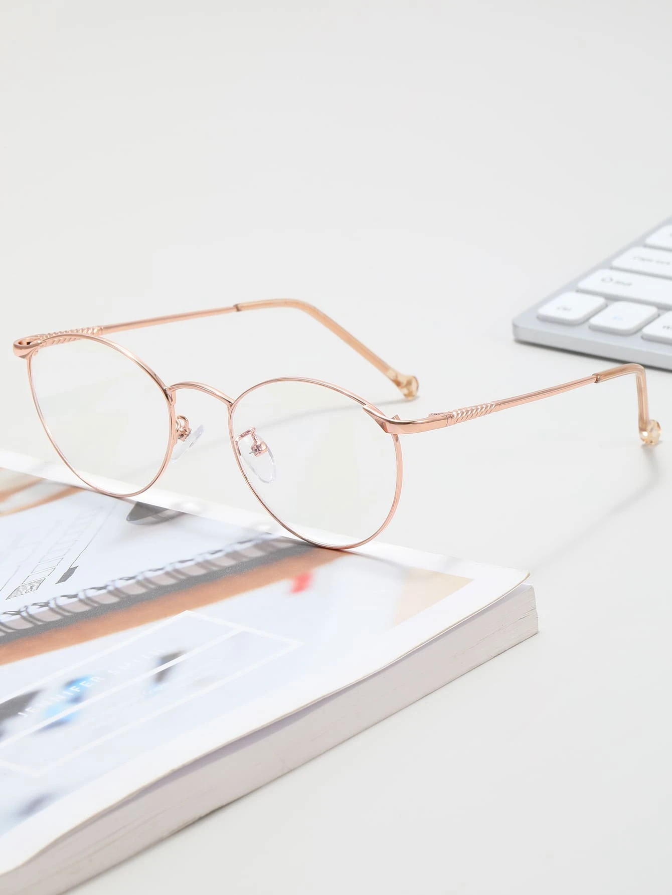 These Metal Frame Anti-Blue Light Eyeglasses offer UV400 protection and reduce blue light radiation from digital screens without sacrificing style. Their metal frame is both lightweight and durable, making them comfortable to wear for hours of continuous use. Enjoy reduced eye strain and improved sleep quality with these eyeglasses.